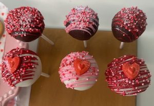 Valentines Cake Pops (6)