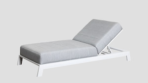 Piha Lounger – White