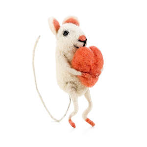 Gift: White Sitting Mouse Hugging Heart