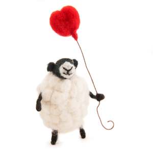 Gift: Sheply Sheep with Heart Balloon