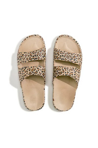 Footwear: Wildcat Sands Slides