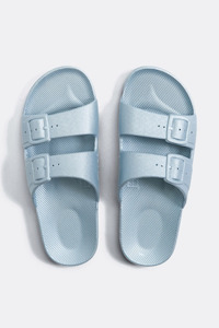 Footwear: Nili Slides