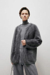 Knitwear: Classic Cashmere Sweater Smoke Grey