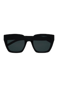 SLM143F Sunglasses Black