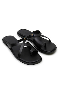 Footwear: Etta Sandal Black