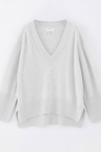 Knitwear: N136W Pullover Frost