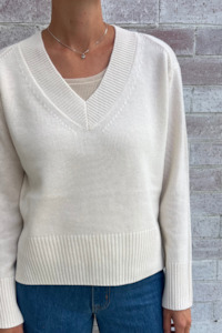 Knitwear: N136W Pullover Winter White