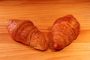 Bakery and hot bread: Butter Croissant