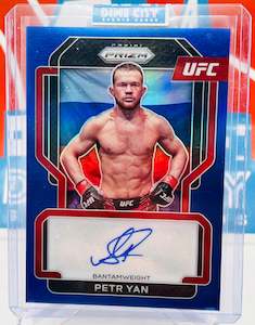 Panini Prizm UFC 2022 Blue Prizm Auto /49