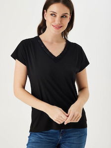 GARCIA - V-Neck Tee - Black