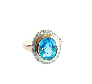 9ct Yellow Gold Blue Topaz Ring