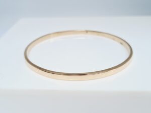 9ct Gold flat Bangle