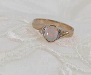 9ct Gold Opal Ring