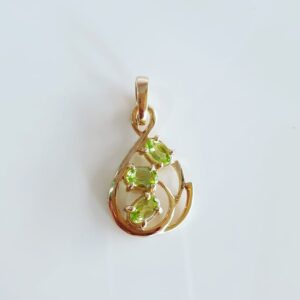 9ct Gold Peridot pendant