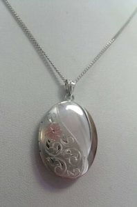 Sterling Silver Locket oval engraved with 45cm chain