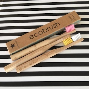 Medium, natural handle – ecobrush bamboo toothbrush