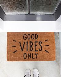 GOOD VIBES ONLY