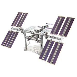 Metal Earth ICONX International Space Station