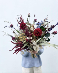 Dried flower: Mystery Arrangement