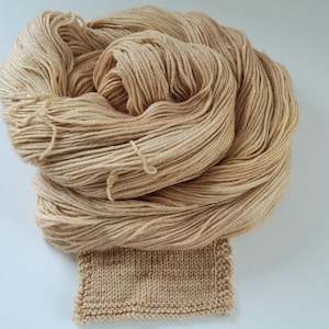 Yarn: Merino/Bamboo/Silk 4 ply - Rata honey