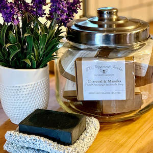 Beekeeping: Charcoal & Manuka Facial Cleanser