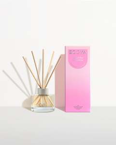 Perfectly Petite Gifts: Sweet Pea & Jasmine Mini Reed Diffuser