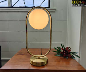 Electric light fittings: Opel glass Table Lamp Brass color T096