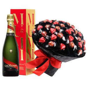 Mumm & Chocolate Roses Bouquet Medium