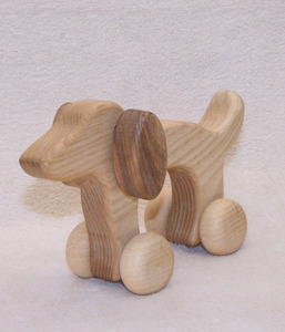 Wooden Toys: Wooden Wheeled Dog