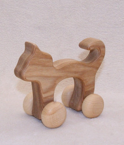 Wooden Toys: Wooden Wheeled Cat