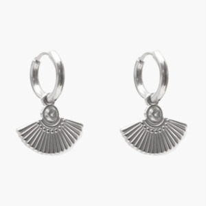 Soft furnishing: Silver Fan Huggie Earring