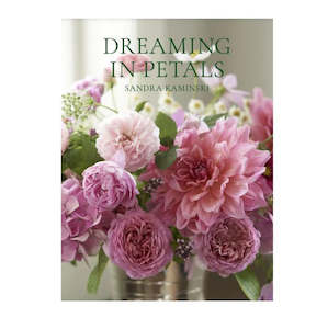 Books: Dreaming in Petals - Sandra Kaminski