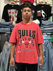 Chicago Bulls Division Arch Faded Red Tee