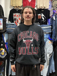 Clothing: Bulls Ivy Arch Crew Black Sweatshirt