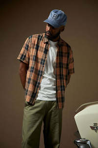 Brixton - Cru Linen Blend SS Woven Shirt - Black/Rust Orange