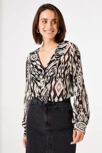 Clothing: Garcia - V-Neck LS Blouse - Black