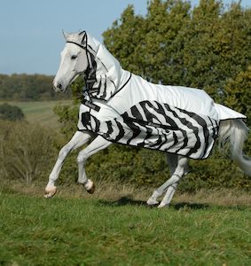 Agricultural: Bucas Rug BuzzOff Zebra Rain