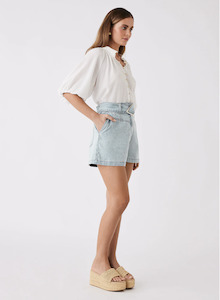 ESMAEÉ ISLAND BLOUSE  - WHITE