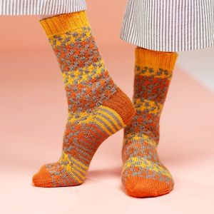 Happy Feet Roar socks PDF pattern