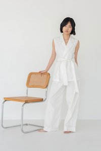 Elongate Elastic Pants in White Denim