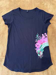 Size M rainbow tee