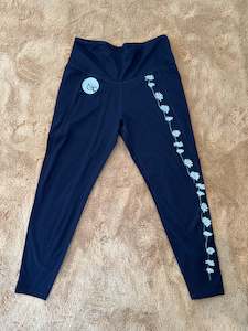 Size XL daisy leggings