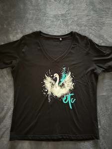 Size 18 swan tee