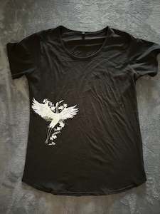 Clothing: Sixe 2XL FAULTY loose thread mystery tee