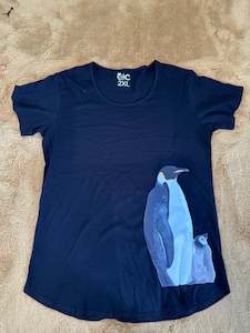 Size 2XL penguin tee