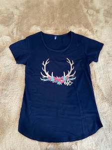 Size L pōhutukawa antler tee