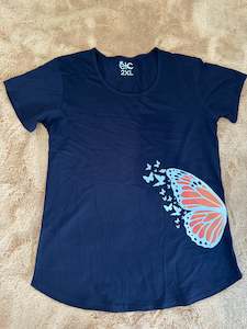 Size 2XL monarch tee