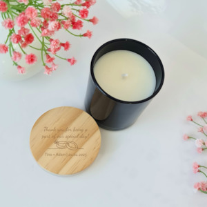 Laser engraving: Personalised candles as wedding favours