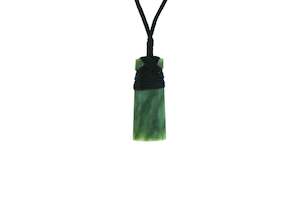 Jewellery: NZ greenstone toki