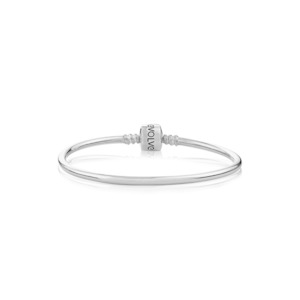 Jewellery: Classic Bangle